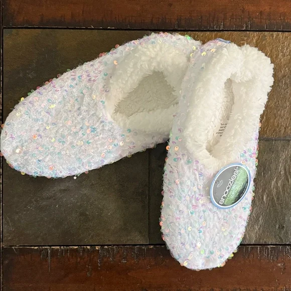 Snoozies! White Sequin Machine Washable NonSkid Soles Sherpa Lined Slippers-9/10 - Picture 6 of 8